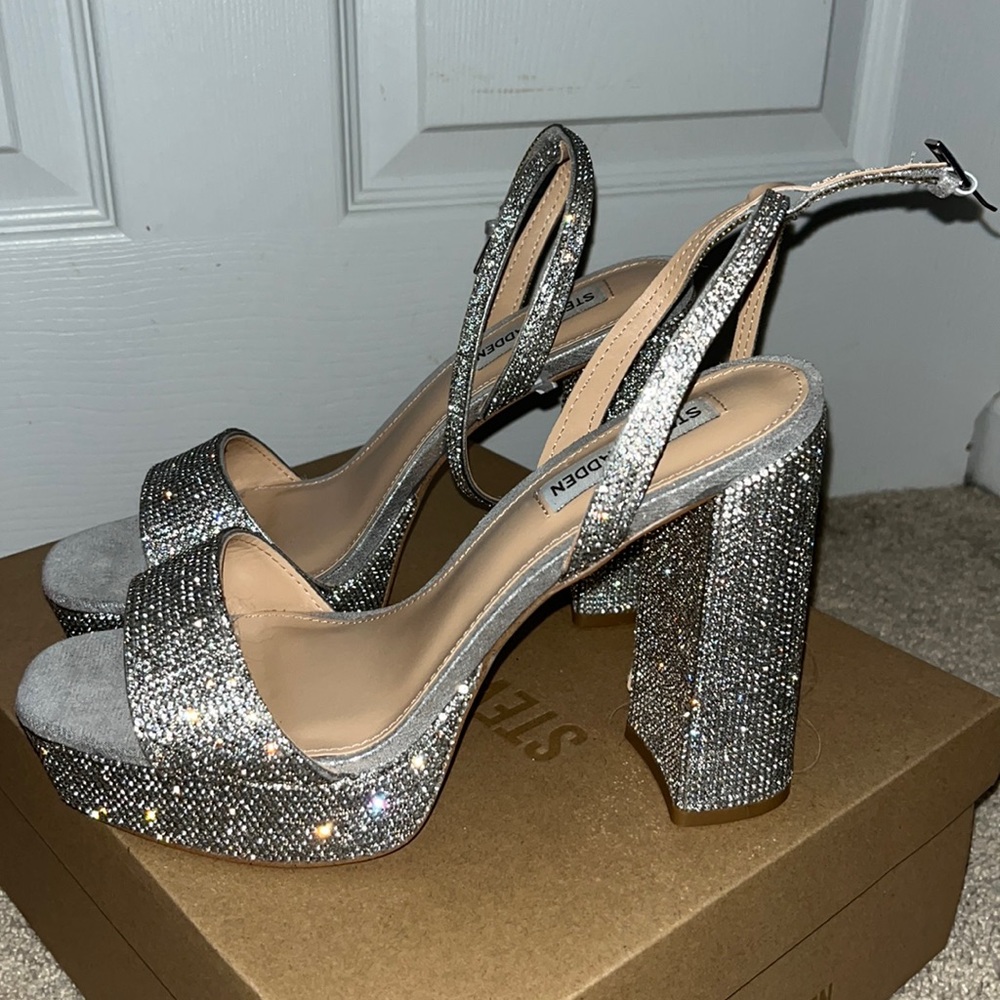 steve madden size 8 rhinestone heels